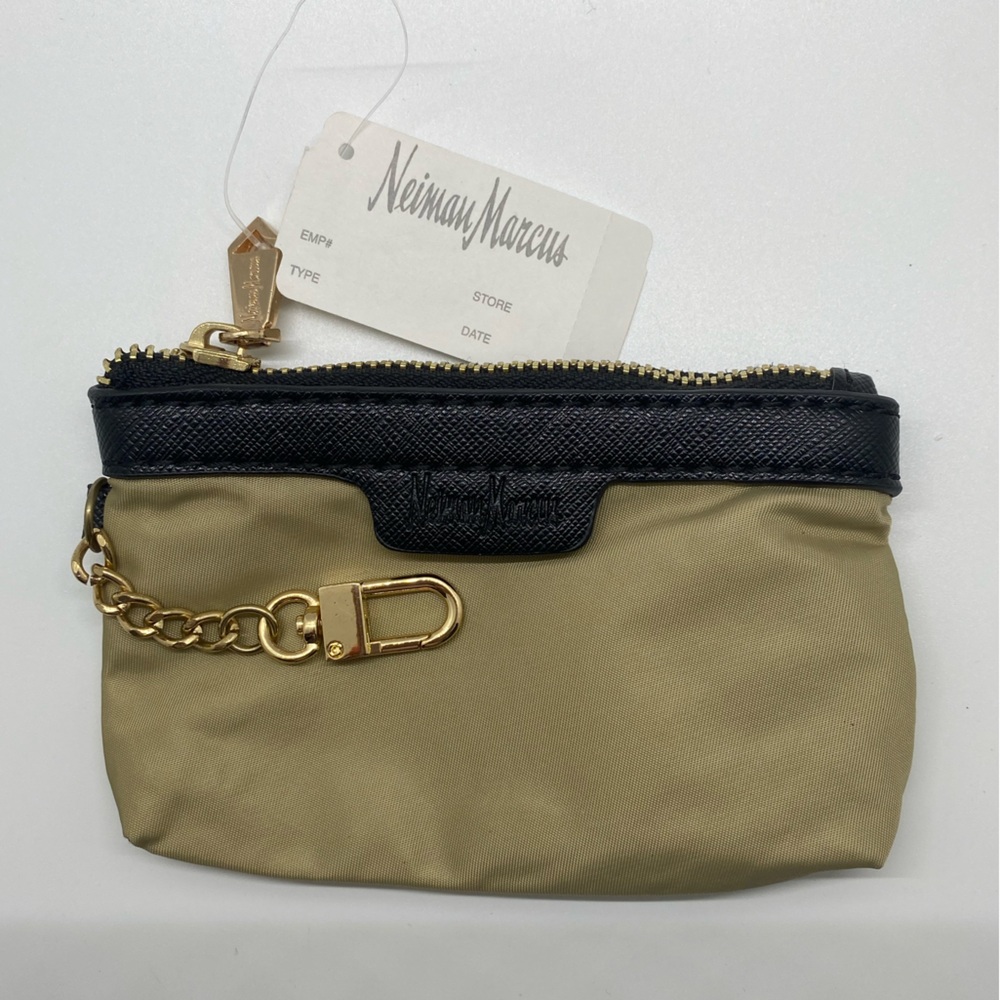 NWT Neiman Marcus change purse with zipper “signature logo” closure